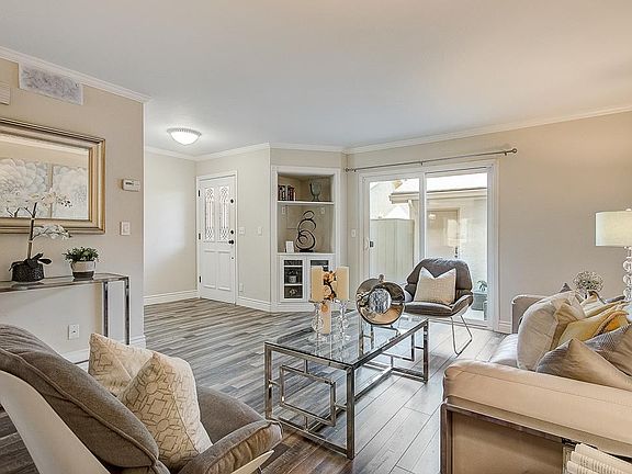 5th image of 11073 Firethorne Dr