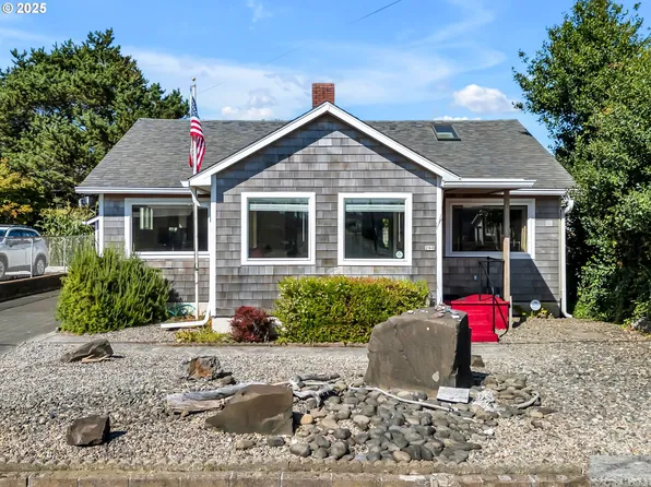 260 9th Ave, Seaside, OR 97138