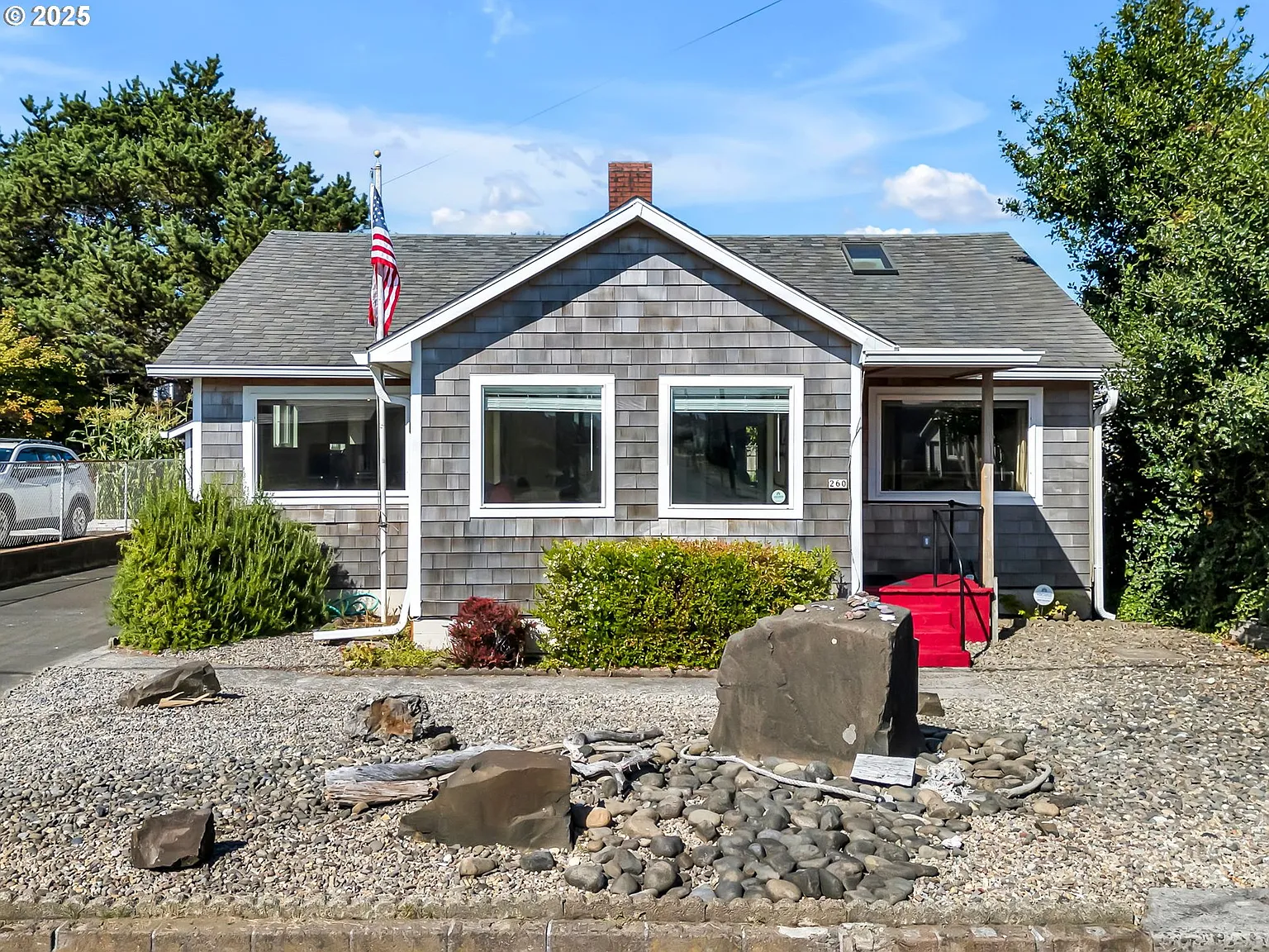 260 9th Ave photo 1