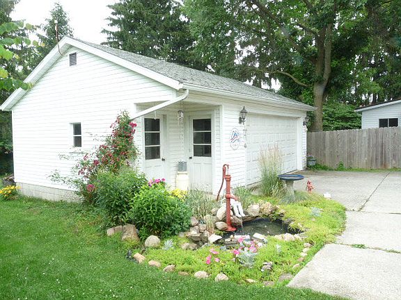 3rd image of 23 E Jefferson Ave