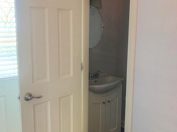 5th image of 1530 Westwood Ave