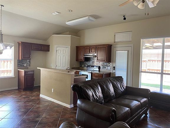 3rd image of 5712 Crowder Dr