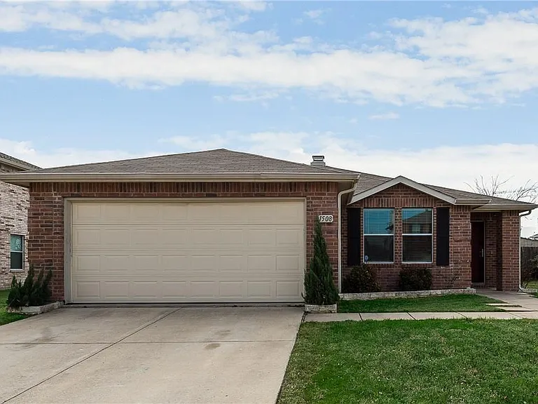 1508 Flagstone Ln — Photo 2