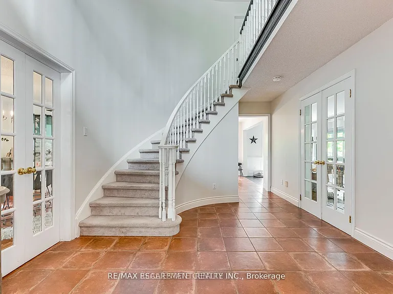1239 White Ln — Photo 21
