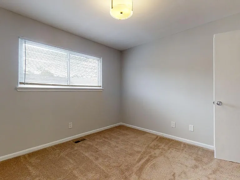 114 Villa Dr — Photo 34
