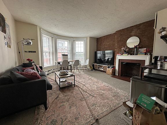 3rd image of 1 Symphony Rd APT 7
