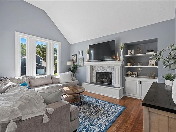 3rd image of 6020 Parkhill St