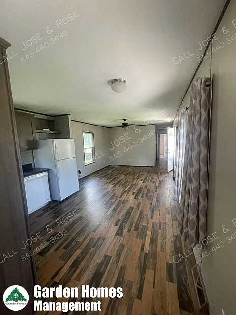 3 bed, 1.5 bath, 924 sqft, $2,395 — Photo 3