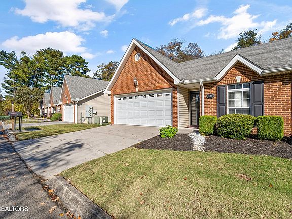 5th image of 324 Silverhawk Way