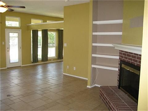 4th image of 6919 Hawaii Ln