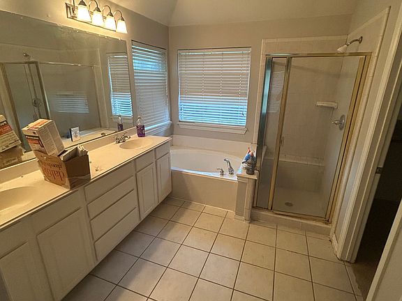 4th image of 3521 Bainbridge Ln