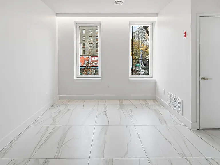 152 Boerum St #2L — Photo 4