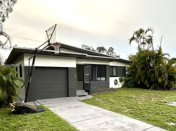 2631 S Roosevelt St, Hollywood, FL 33020