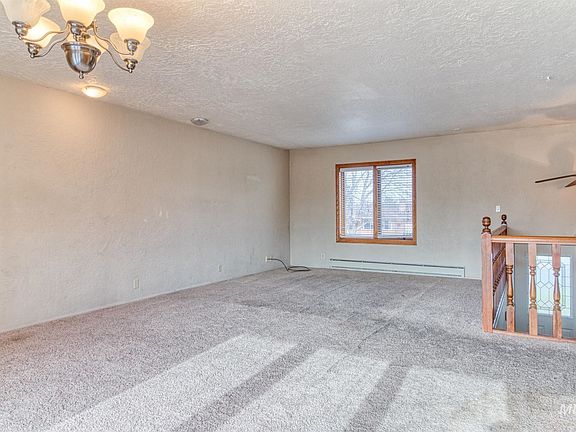 3rd image of 2164 Alta Vista Dr