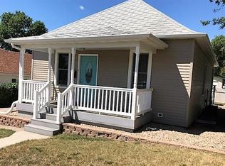207 6th Ave NE, Mandan, ND 58554
