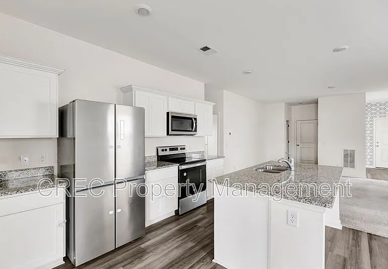 475 Pender Woods Dr — Photo 8