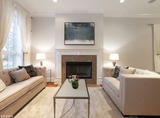 3031 N Clifton Ave, Chicago, IL 60657
