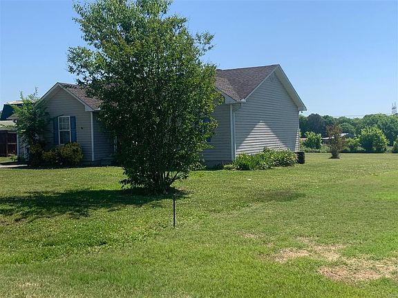 4th image of 435 Channing Dr