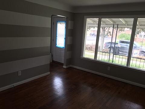 2nd image of 15815 Belmont Ave