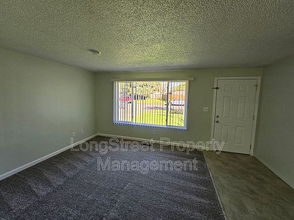 4th image of 3230 NE Canterbury Cir