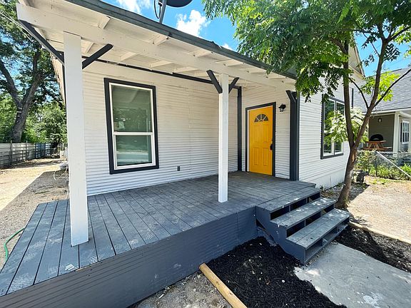 2nd image of 726 Ruiz St