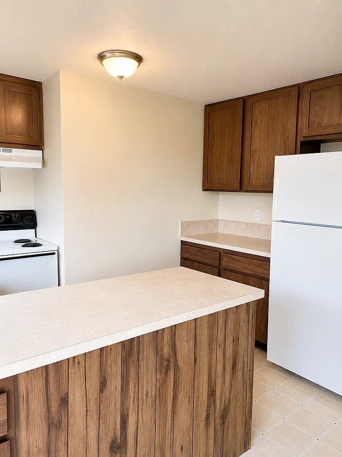 2 bed, 1.0 bath, 840 sqft, $1,523 — Photo 2