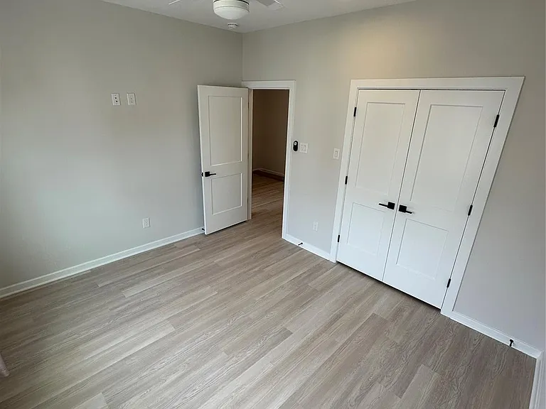 2032 W Tidwell Rd — Photo 23