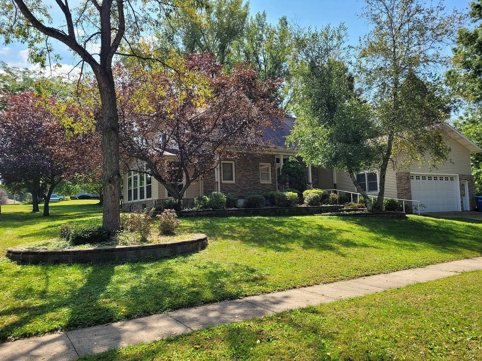 1108 3rd St NE photo 1