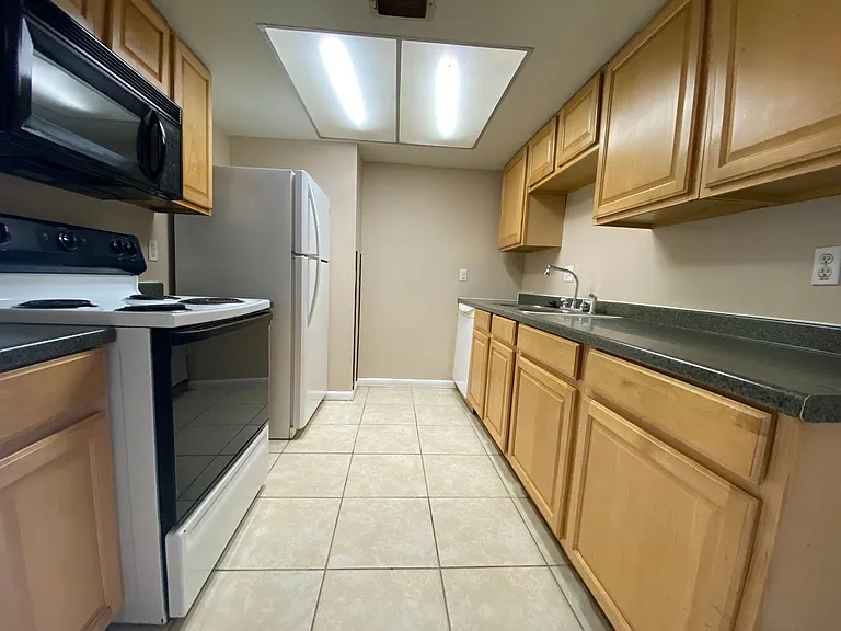 6010 Village Cir — Photo 4