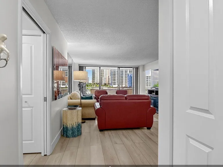 3400 N Ocean Dr #405 — Photo 12
