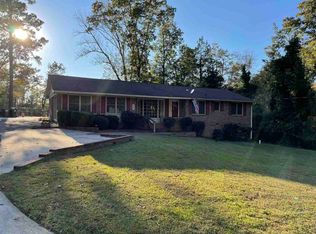 828 Sherwood Dr, Elberton, GA 30635