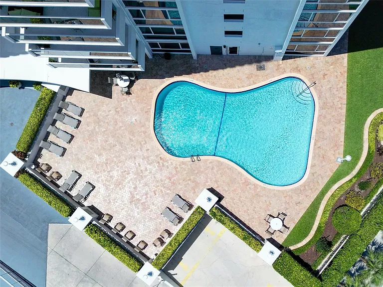 2715 N Ocean Blvd — Photo 31