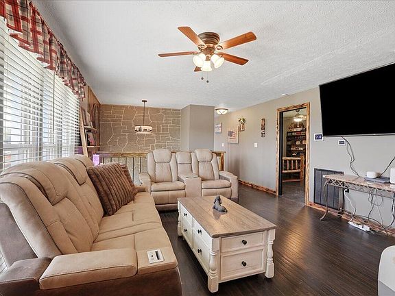 5th image of 266 Sagewood Dr