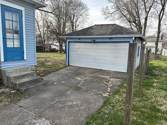 4th image of 222 Rosewood Ave