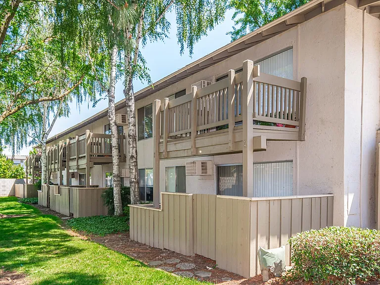 Riverbend Apartments — Photo 15