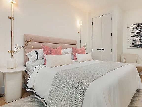 5th image of 260 Gold St APT 811