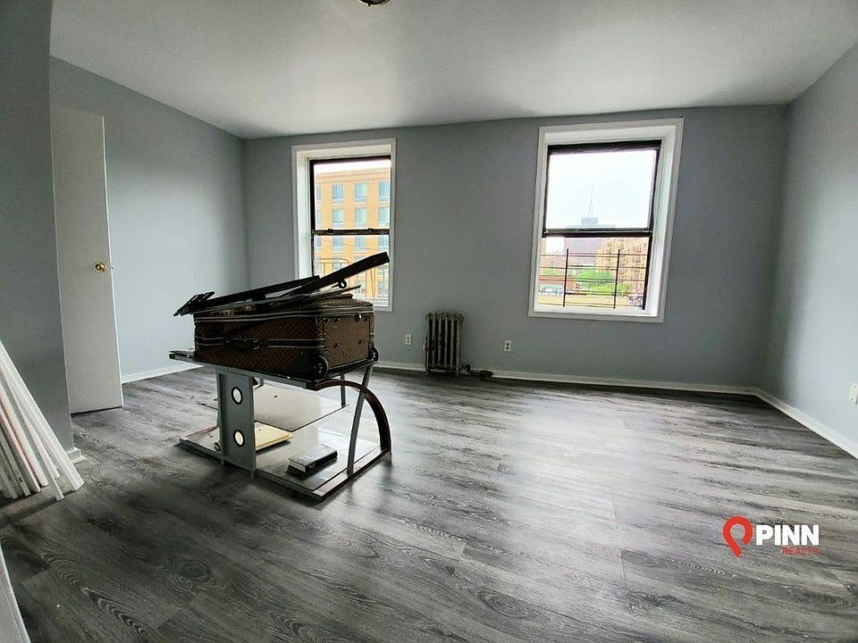 2nd image of 3488 Webster Ave APT 10