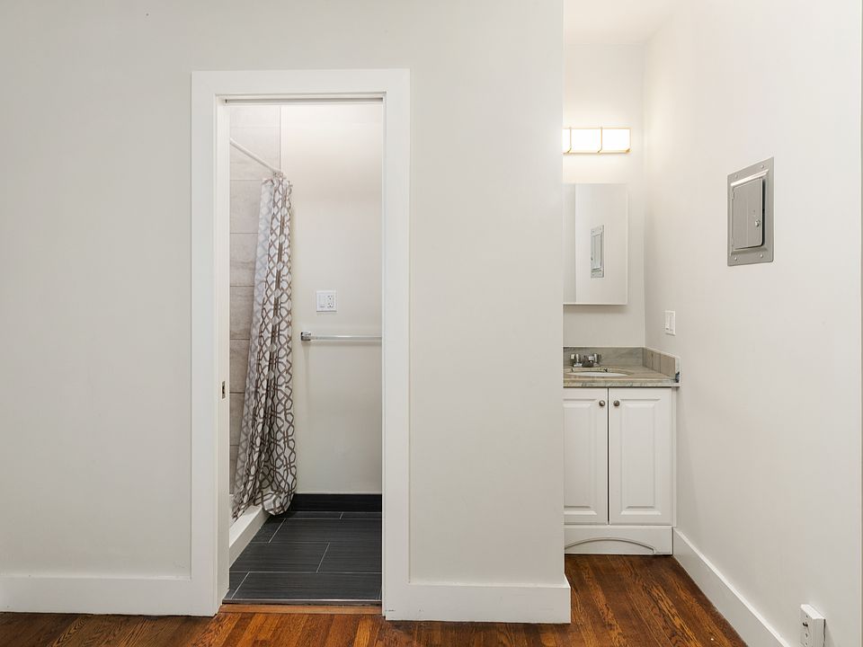 1st image of 698 Bush St APT 206