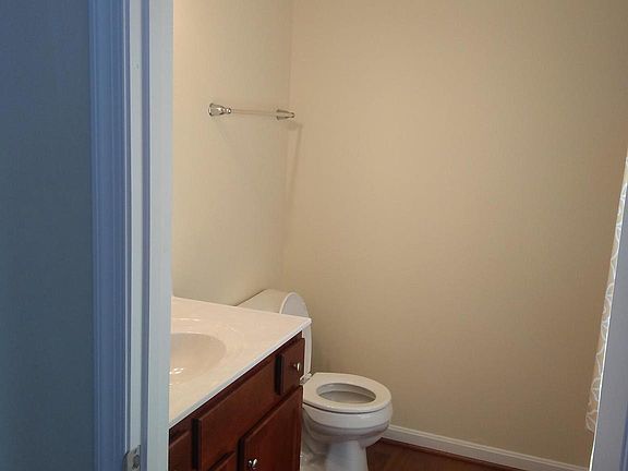 3rd image of 13545 Cambridge Dr