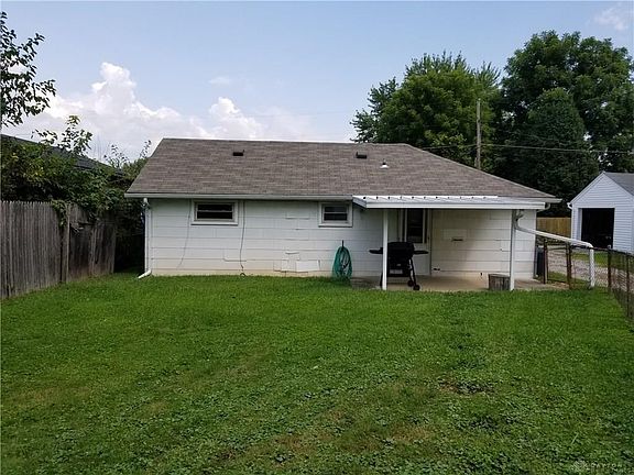 5th image of 943 McDowell St
