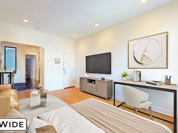 2nd image of 66 W 106th St APT 4B