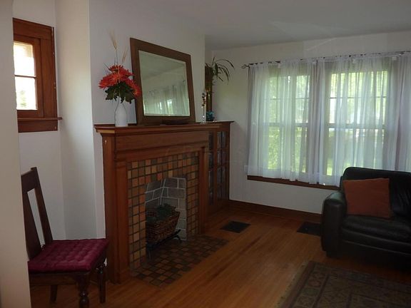 4th image of 241 Glenmont Ave