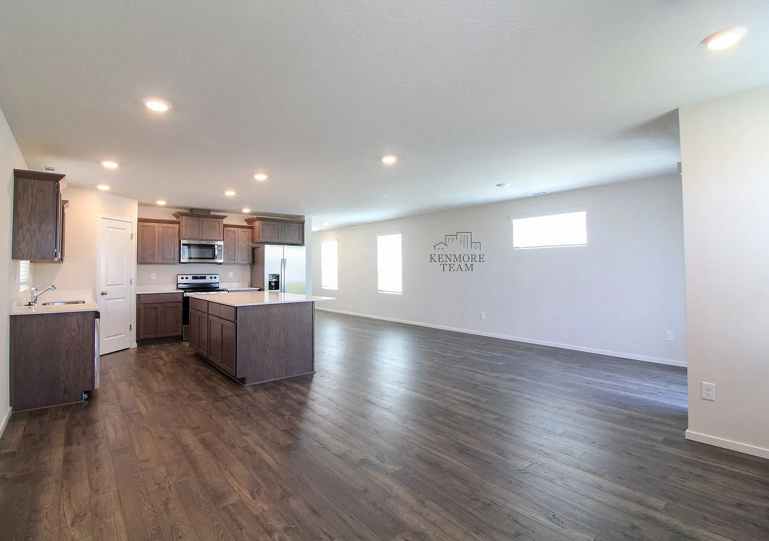 4 Bedroom, 2.5 Bath Home in Kennewick — Photo 4