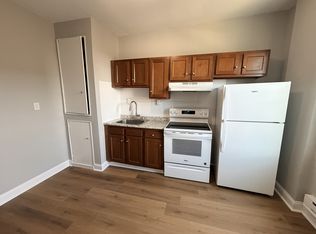 393 Main St Unit 303, Holyoke, MA 01040