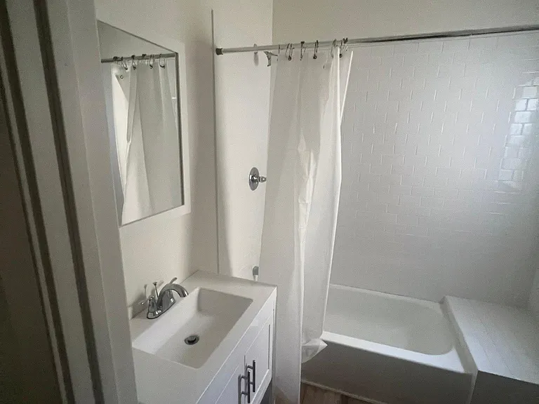 1927 Bonsallo Ave #3 — Photo 10