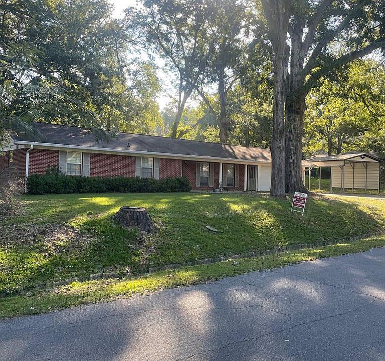 1st image of 201 Live Oak Dr