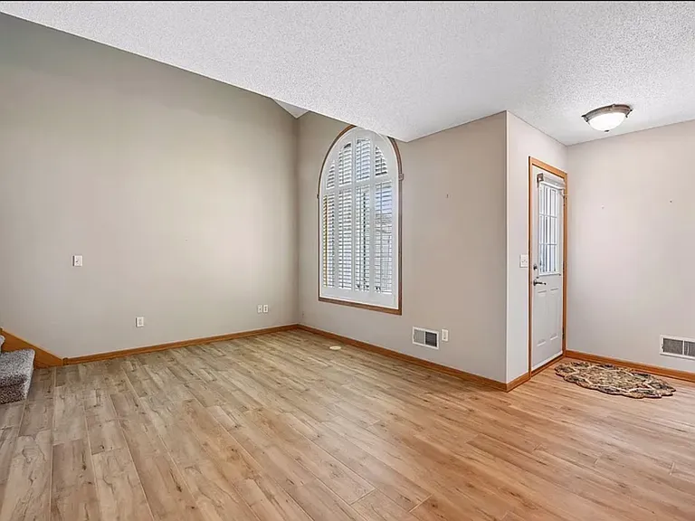 1003 Heather Ln #1 — Photo 3