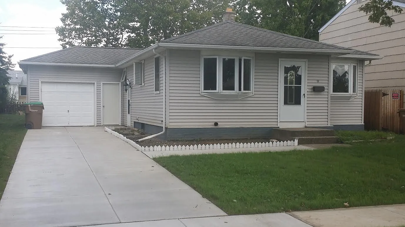 9 Monterey Ln photo 1
