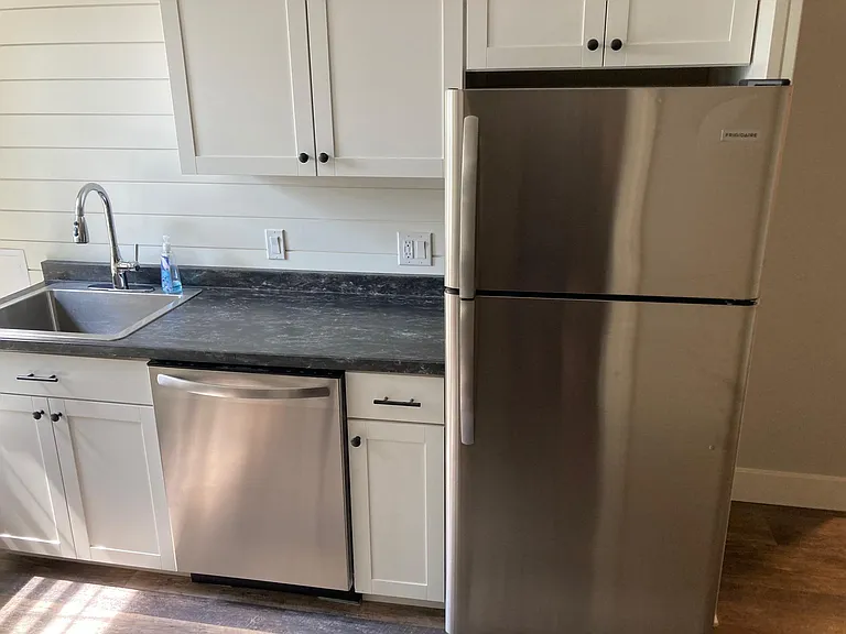 210 S Allen St #8 — Photo 16