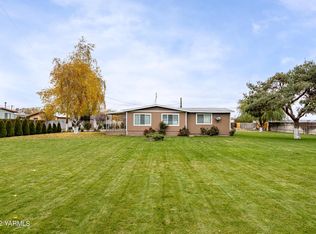 7701 Ahtanum Rd, Yakima, WA 98903